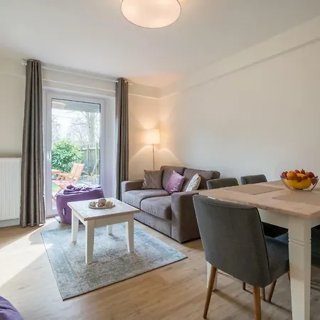 Diekhuus Apartment *